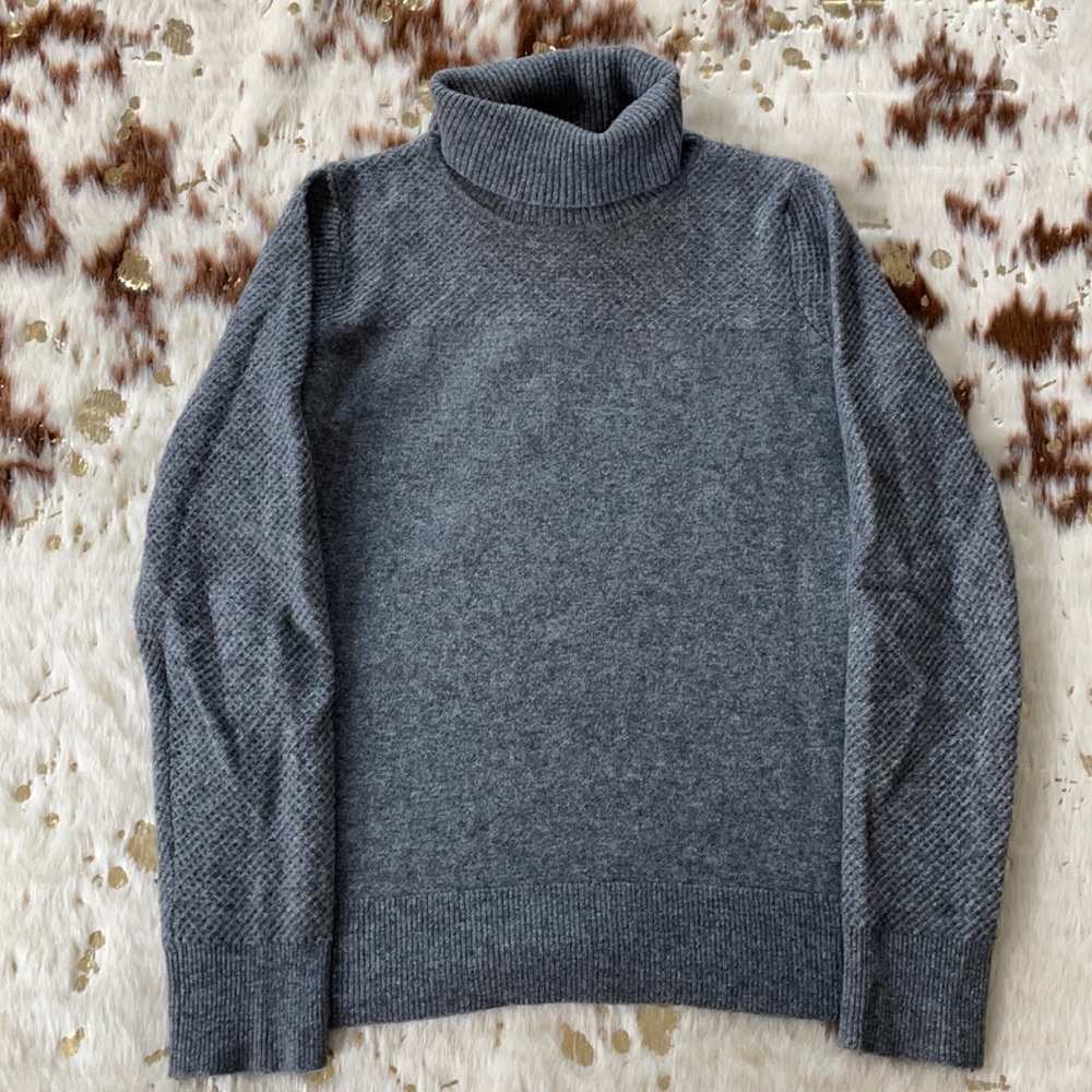 NICOLE MILLER 🤩100% cashmere M sweater gray waffle pattern sleeves turtleneck